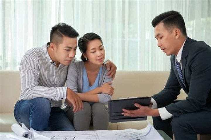 Can business partners buy a house together?