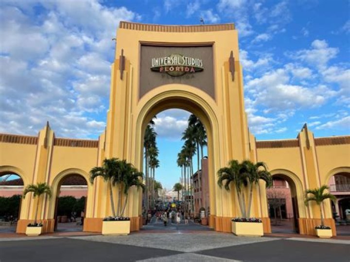 Can Florida residents purchase Universal tickets for family members?