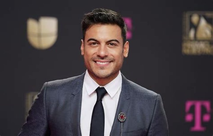 Carlos Rivera biografa, edad, altura, esposo, net worth, familia