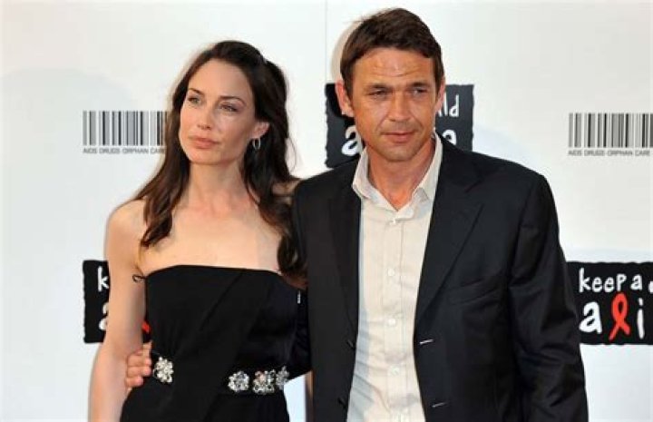 Claire Forlani Biography, Age, Height, Husband, Net Worth, Family