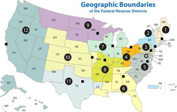 How many Federal Reserve districts is the nation divided into?