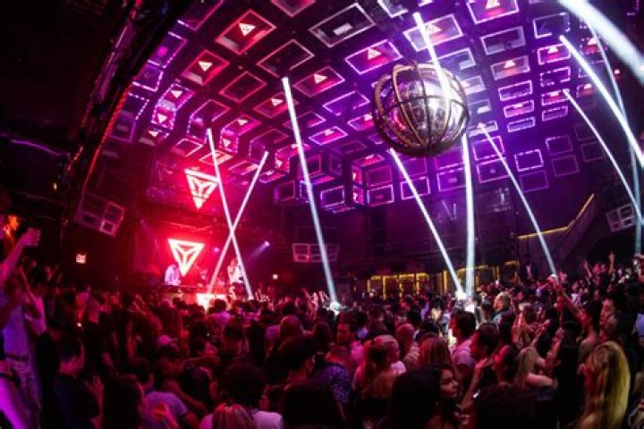 How many nightclubs are in NYC?
