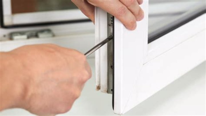 How much does it cost to hire someone to install a window?